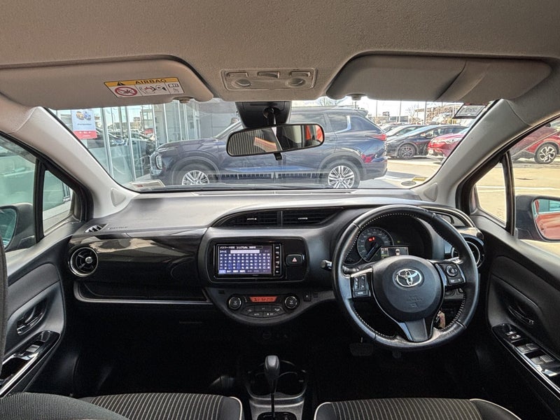 2018 Toyota Vitz 1.5 Hybrid Jewela image 2