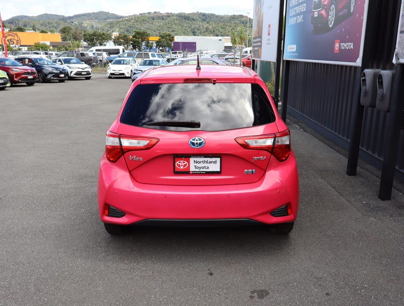 2018 Toyota Vitz 1.5 Hybrid Jewela 5Dr Hatch CV... image 3