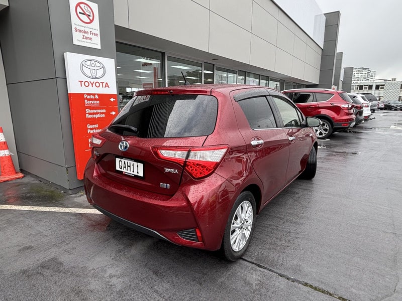 2018 Toyota Vitz 1.5 Hybrid Jewela image 4