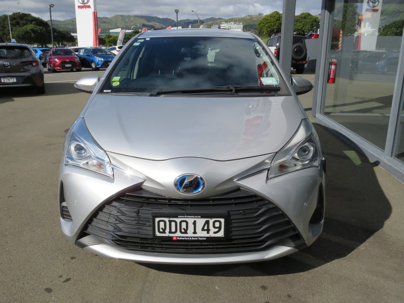 2018 Toyota Vitz 1.5 Hybrid Safety Edition II image 3