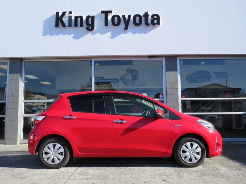 2018 Toyota Vitz 1.5 Hybrid Safety Edition II H... image 3