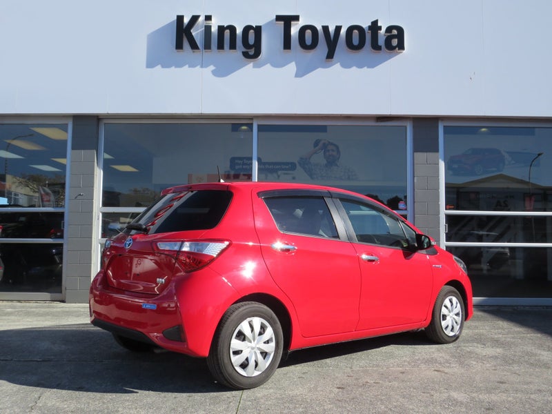 2018 Toyota Vitz 1.5 Hybrid Safety Edition II H... image 4