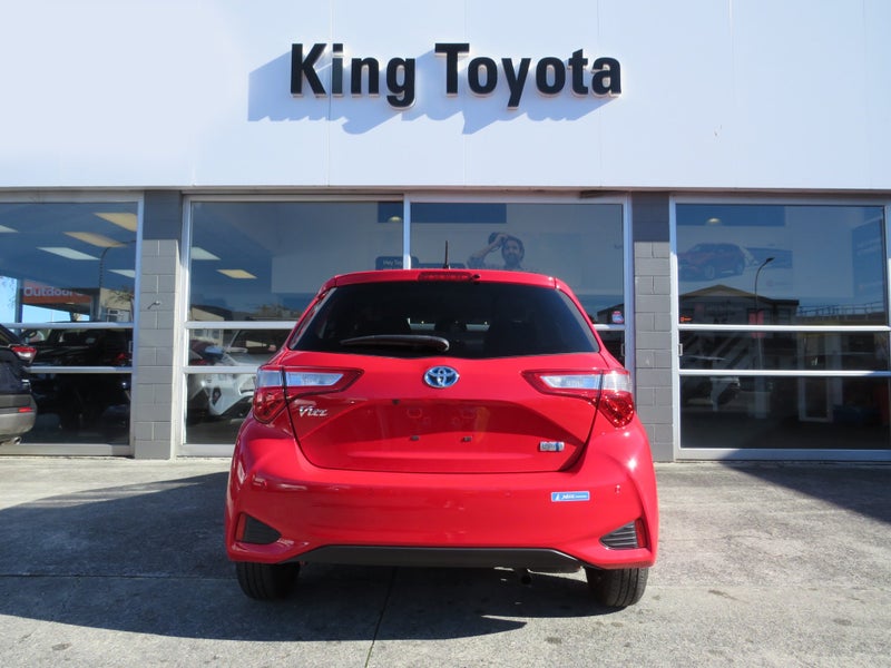 2018 Toyota Vitz 1.5 Hybrid Safety Edition II H... image 5
