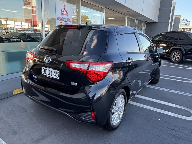 2018 Toyota Vitz 1.5 Hybrid U 5Dr Hatch CVT 2WD... image 4