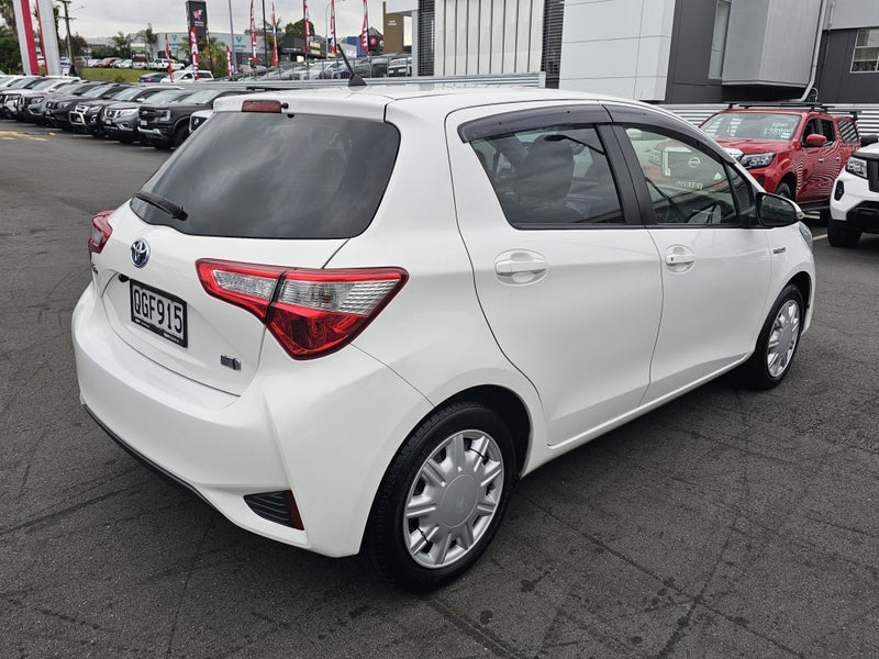 2018 Toyota Vitz 1.5P HYBRID image 5