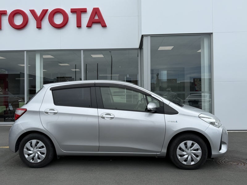 2018 Toyota Vitz 1.5P HYBRID Auto image 2