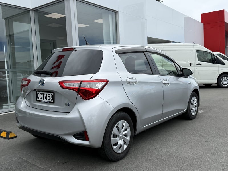 2018 Toyota Vitz 1.5P HYBRID Auto image 3