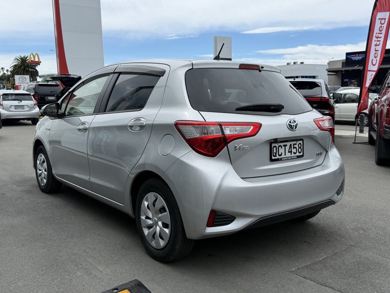 2018 Toyota Vitz 1.5P HYBRID Auto image 5