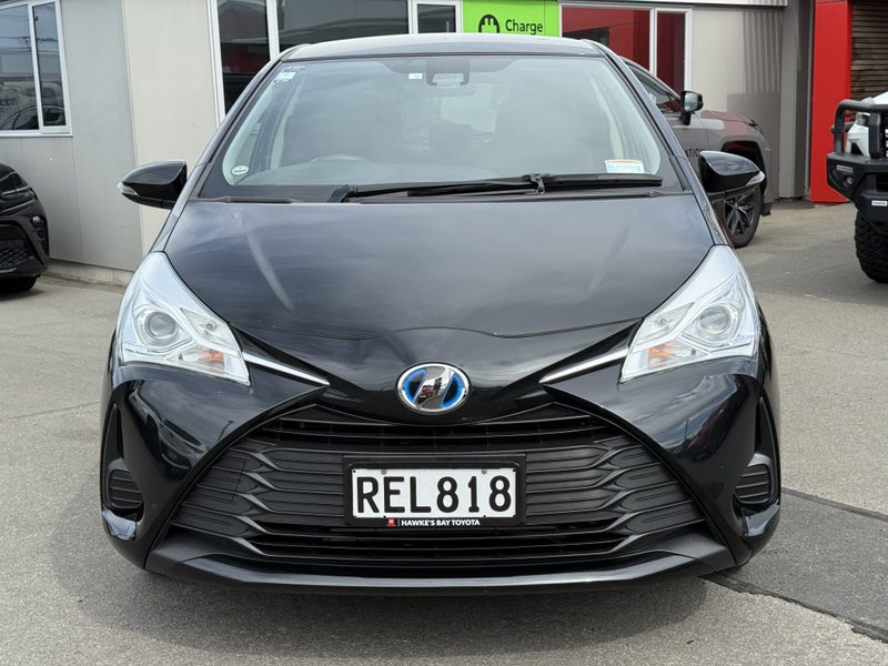 2018 Toyota Vitz Hybrid image 5
