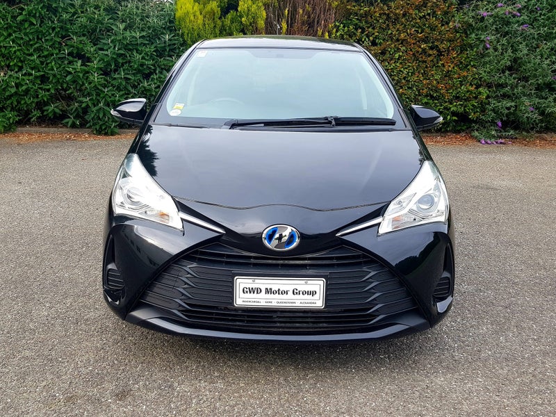 2018 Toyota Vitz Hybrid F image 2