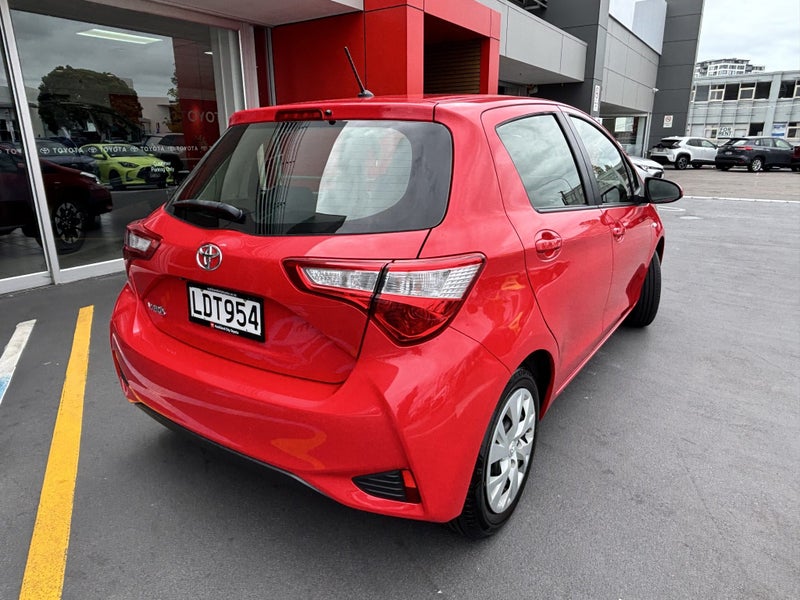 2018 Toyota Yaris GX 1.3 PETROL ECONOMICAL HATCH image 3