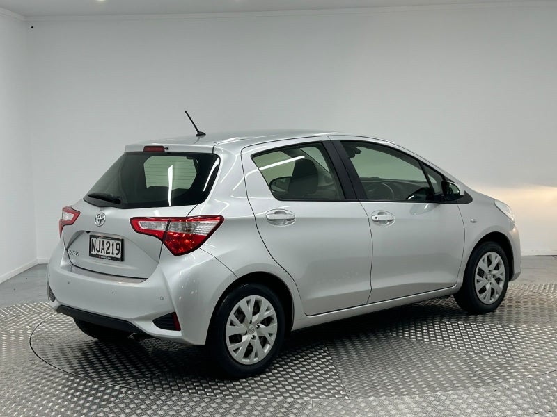 2018 Toyota Yaris GX 1.3P image 3