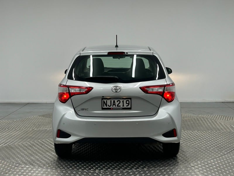 2018 Toyota Yaris GX 1.3P image 4
