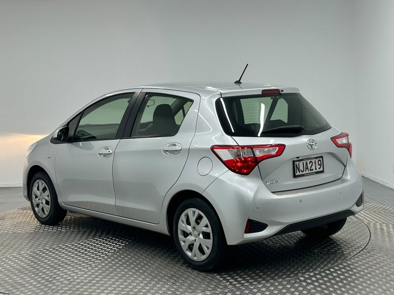 2018 Toyota Yaris GX 1.3P image 5