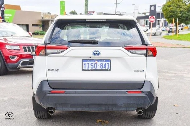2023 Toyota Rav4 Hybrid GX image 5