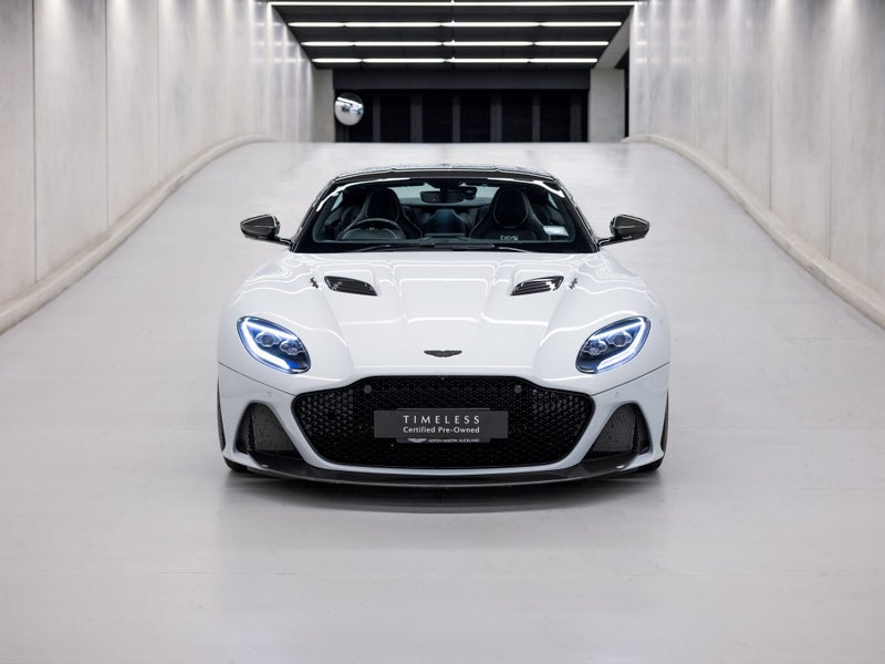 2019 Aston Martin DBS image 4