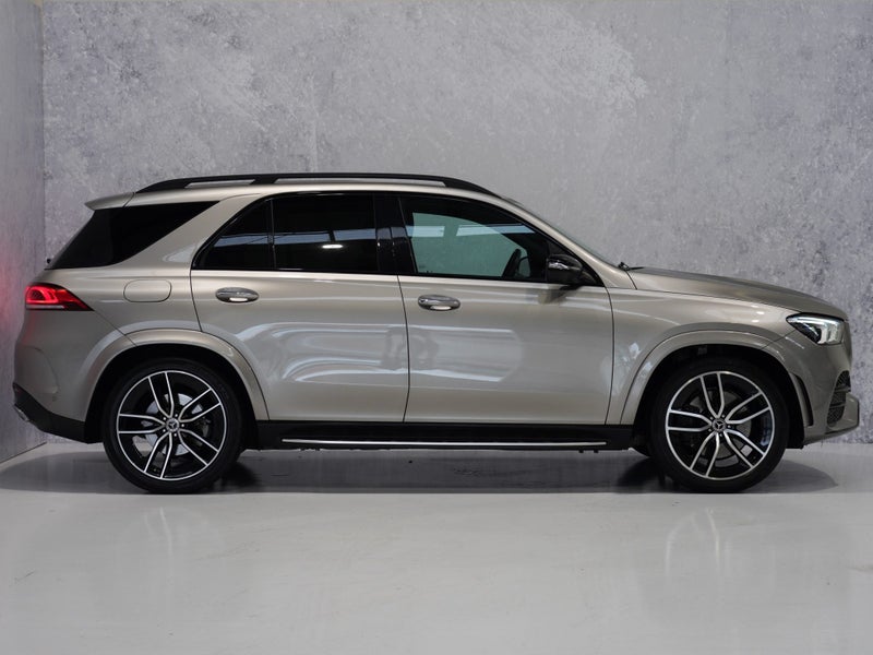 2019 Mercedes-Benz GLE 300 d AMG Line SUV 4Mati... image 3