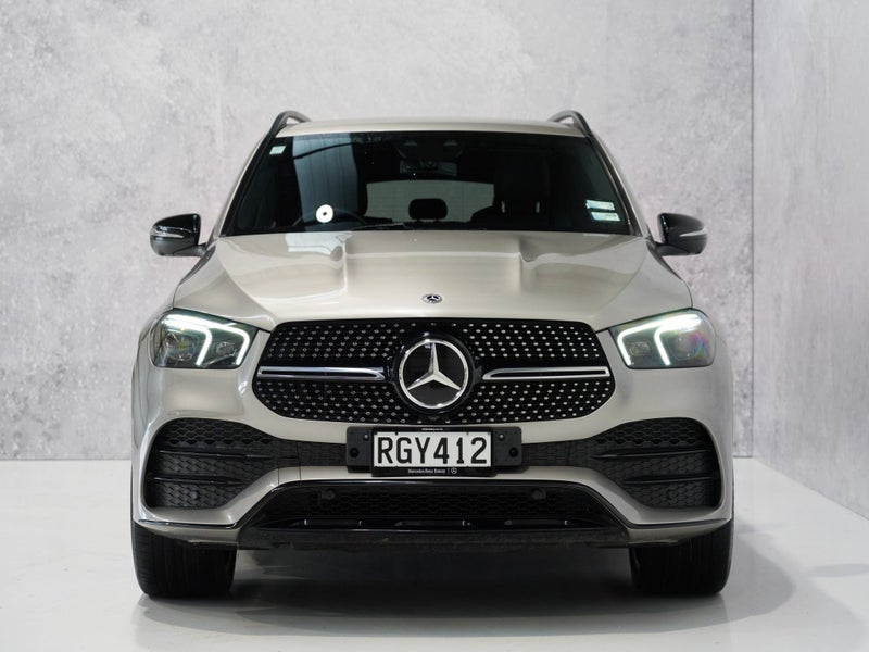 2019 Mercedes-Benz GLE 300 d AMG Line SUV 4Mati... image 5