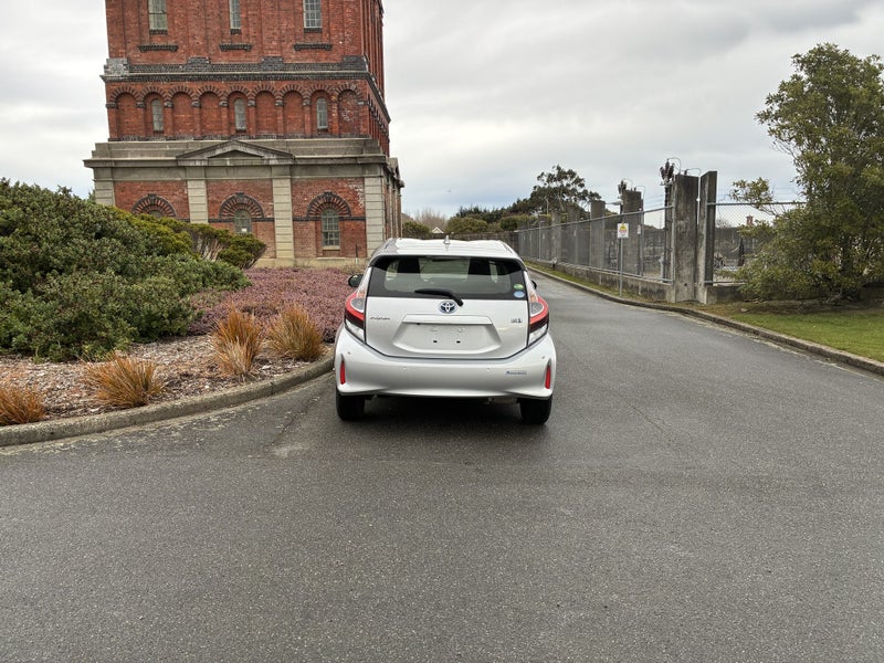 2019 Toyota Aqua 1.5 Hybrid image 4