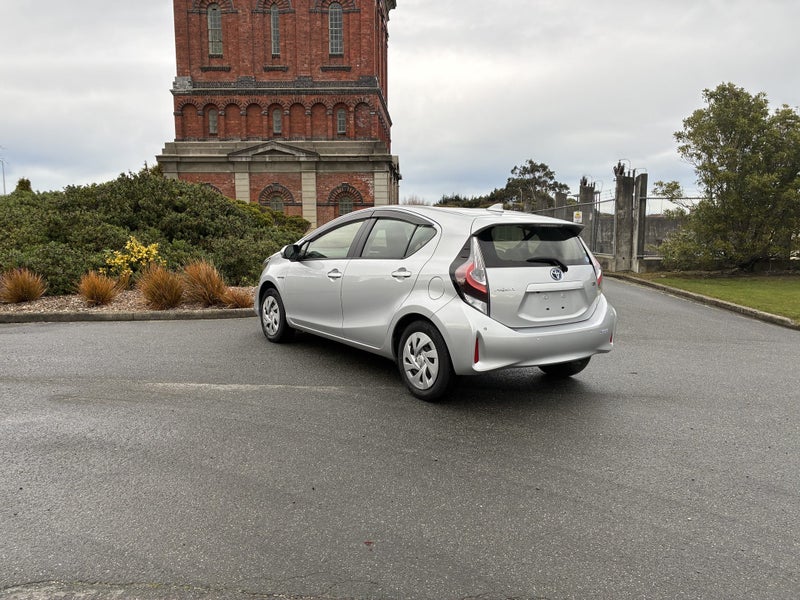 2019 Toyota Aqua 1.5 Hybrid image 5