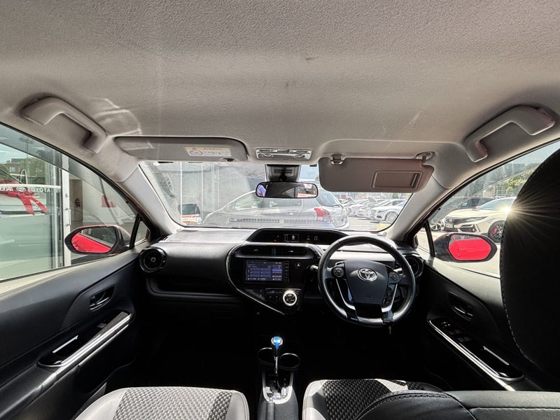 2019 Toyota Aqua 1.5 Hybrid Crossover image 2