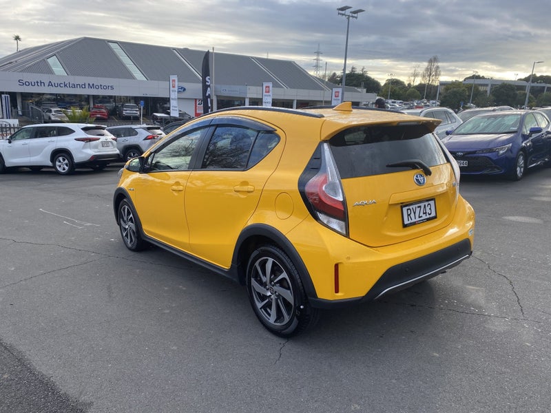 2019 Toyota Aqua 1.5 Hybrid Crossover 5 Dr Hatc... image 5