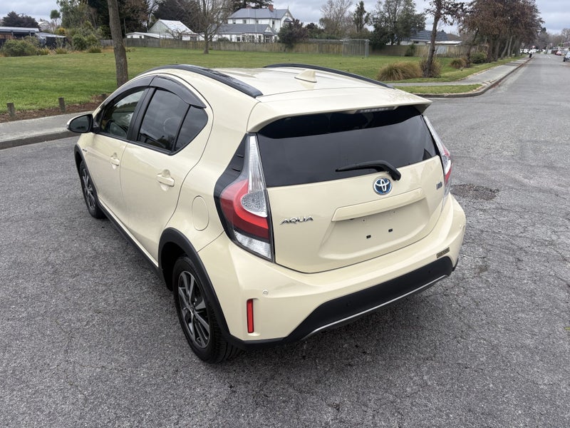 2019 Toyota Aqua 1.5 Hybrid Crossover 5 Dr Hatc... image 2