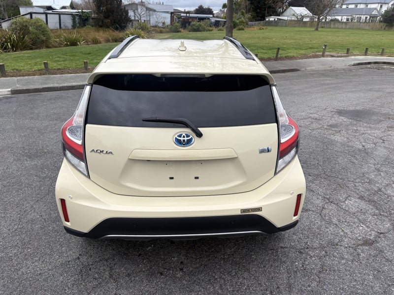 2019 Toyota Aqua 1.5 Hybrid Crossover 5 Dr Hatc... image 4
