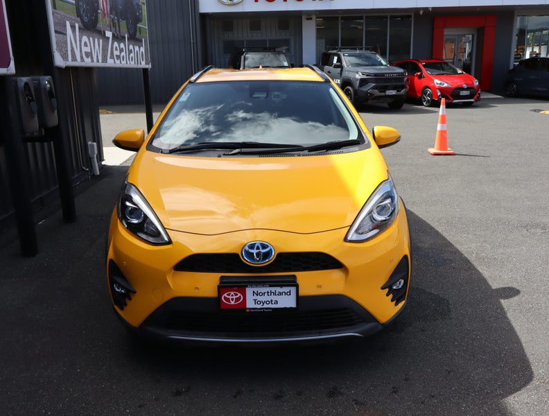 2019 Toyota Aqua 1.5 Hybrid Crossover 5 Dr Hatc... image 2