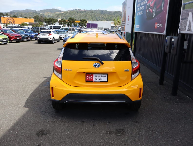 2019 Toyota Aqua 1.5 Hybrid Crossover 5 Dr Hatc... image 3