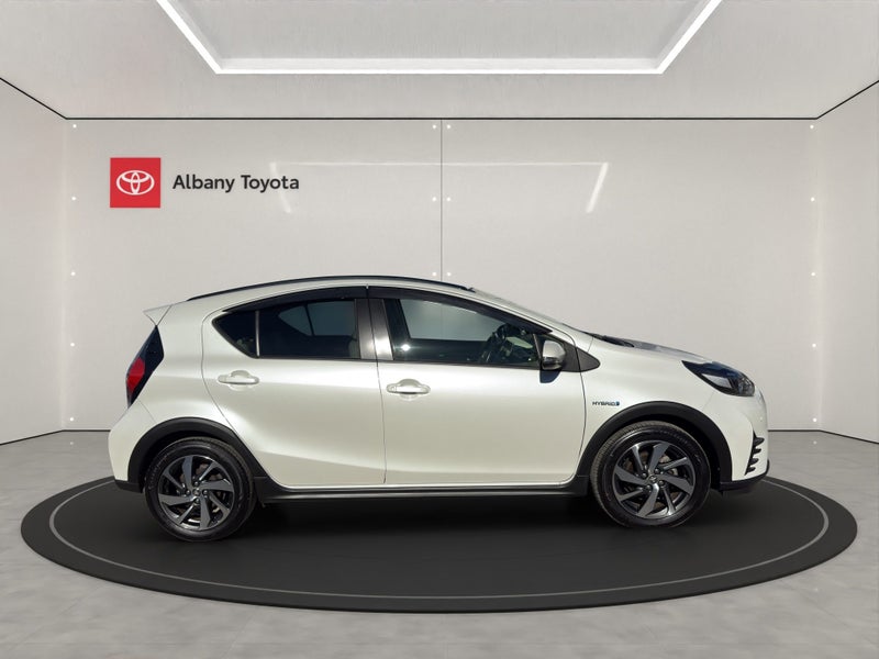 2019 Toyota Aqua 1.5 Hybrid Crossover 5 Dr Hatc... image 2
