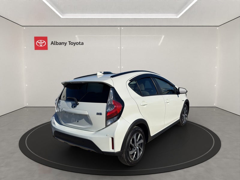 2019 Toyota Aqua 1.5 Hybrid Crossover 5 Dr Hatc... image 3