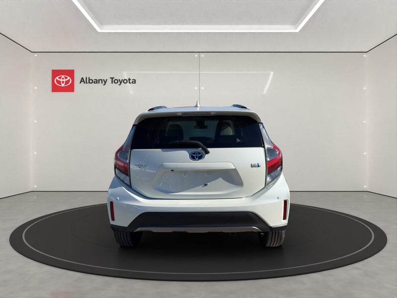 2019 Toyota Aqua 1.5 Hybrid Crossover 5 Dr Hatc... image 4