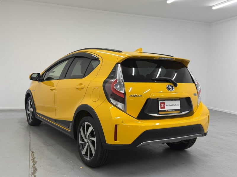 2019 Toyota Aqua 1.5 Hybrid Crossover image 2