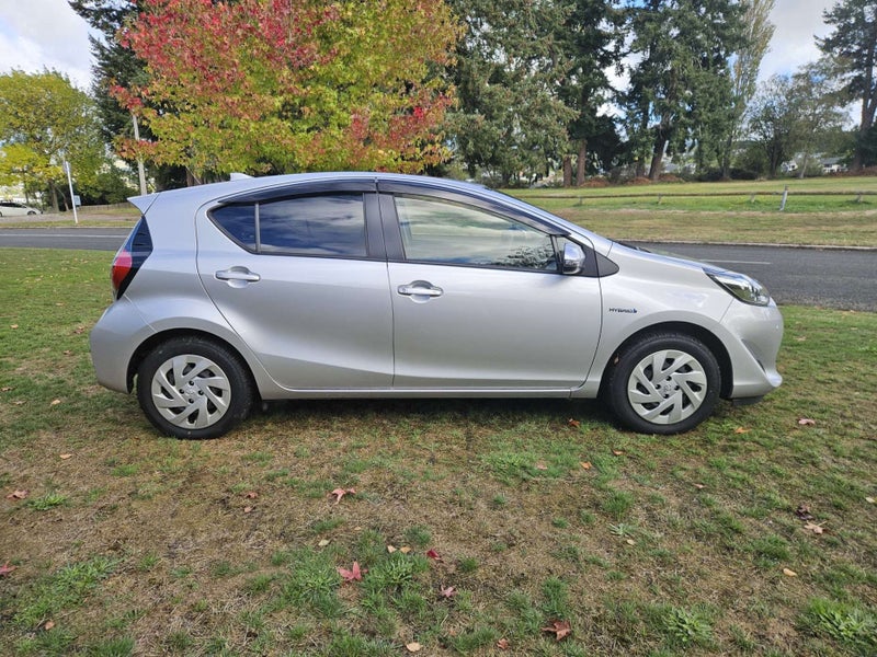 2019 Toyota Aqua 1.5 Hybrid Electric Vehicle S... image 5