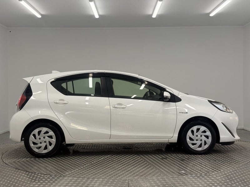 2019 Toyota Aqua 1.5 Hybrid L image 2