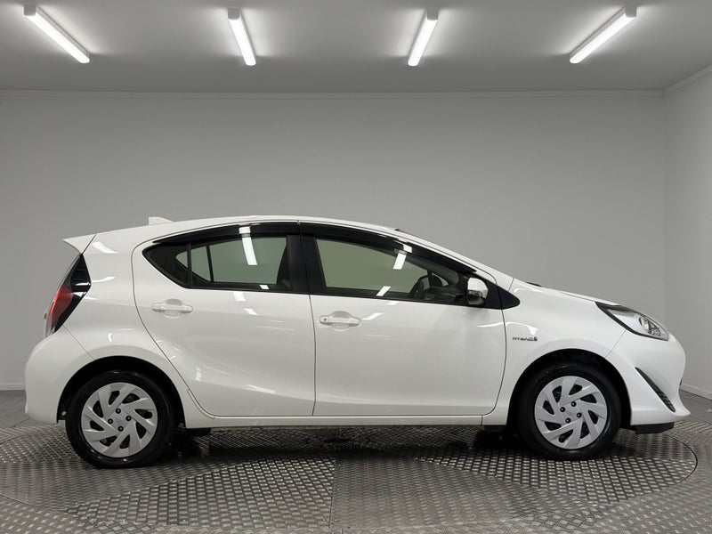 2019 Toyota Aqua 1.5 Hybrid L image 2