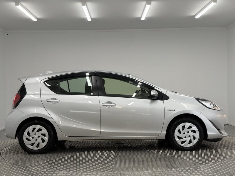 2019 Toyota Aqua 1.5 Hybrid L image 2