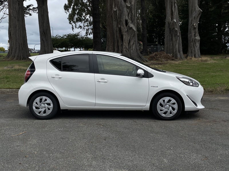 2019 Toyota Aqua 1.5 Hybrid S image 3