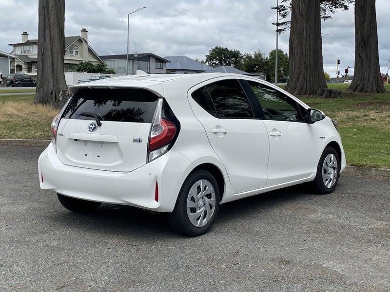 2019 Toyota Aqua 1.5 Hybrid S image 4