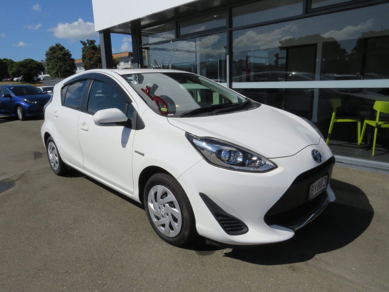 2019 Toyota Aqua 1.5 Hybrid S image 2