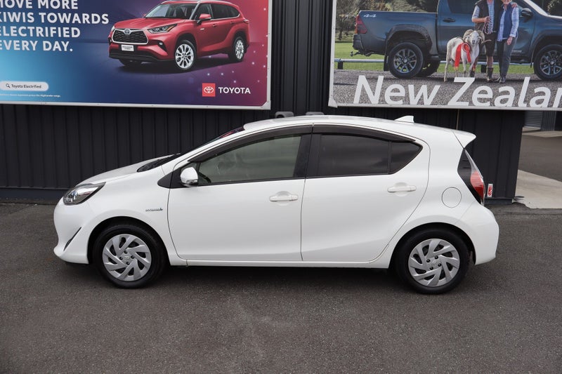 2019 Toyota Aqua 1.5 Hybrid S 5 Dr Hatch CVT 2WD image 5