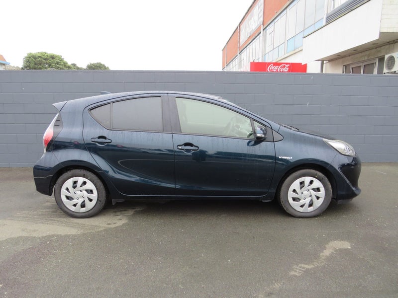 2019 Toyota Aqua 1.5 Hybrid S image 4