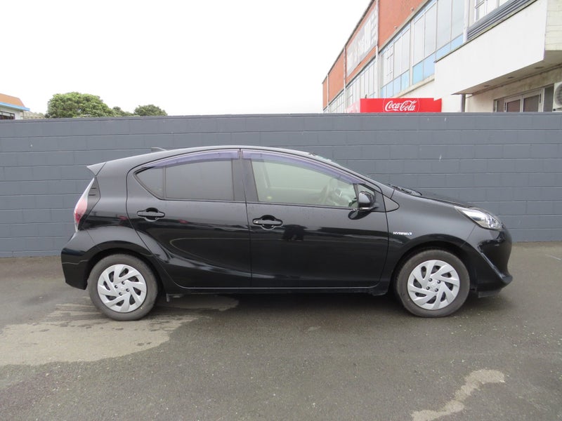 2019 Toyota Aqua 1.5 Hybrid S image 4