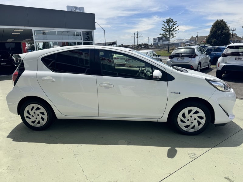 2019 Toyota Aqua 1.5 Hybrid S Automatic Hatch image 4