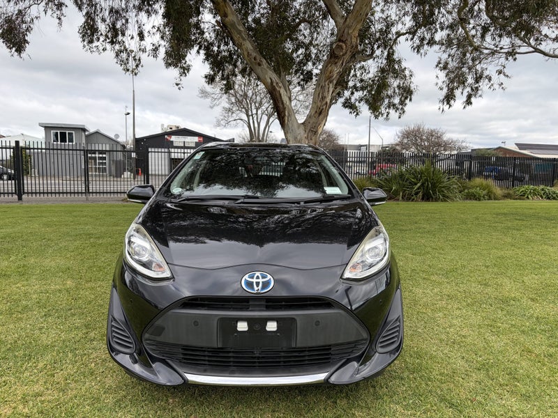 2019 Toyota Aqua 1.5 Hybrid S Style Black Autom... image 2