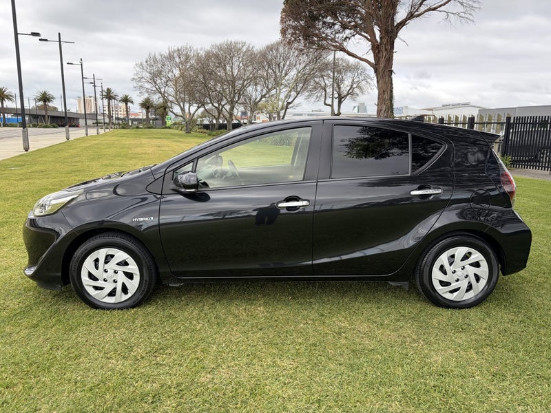2019 Toyota Aqua 1.5 Hybrid S Style Black Autom... image 5