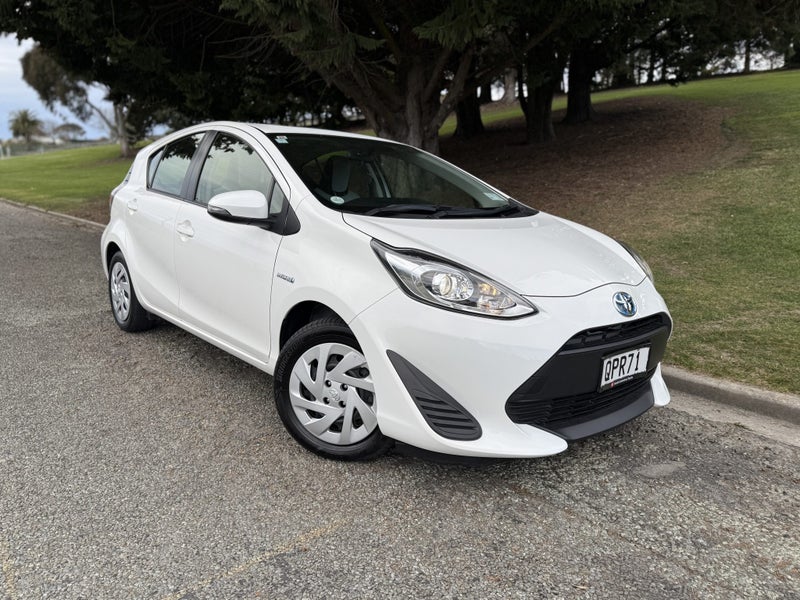2019 Toyota Aqua 1.5 L 5Dr Hatch image 1