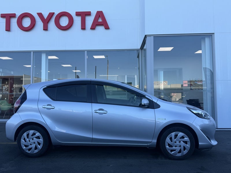 2019 Toyota Aqua 1.5L HYBRID S image 2