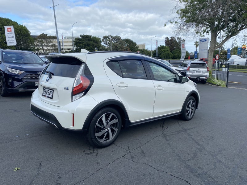 2019 Toyota Aqua 1.5P Hybrid Crossover image 2